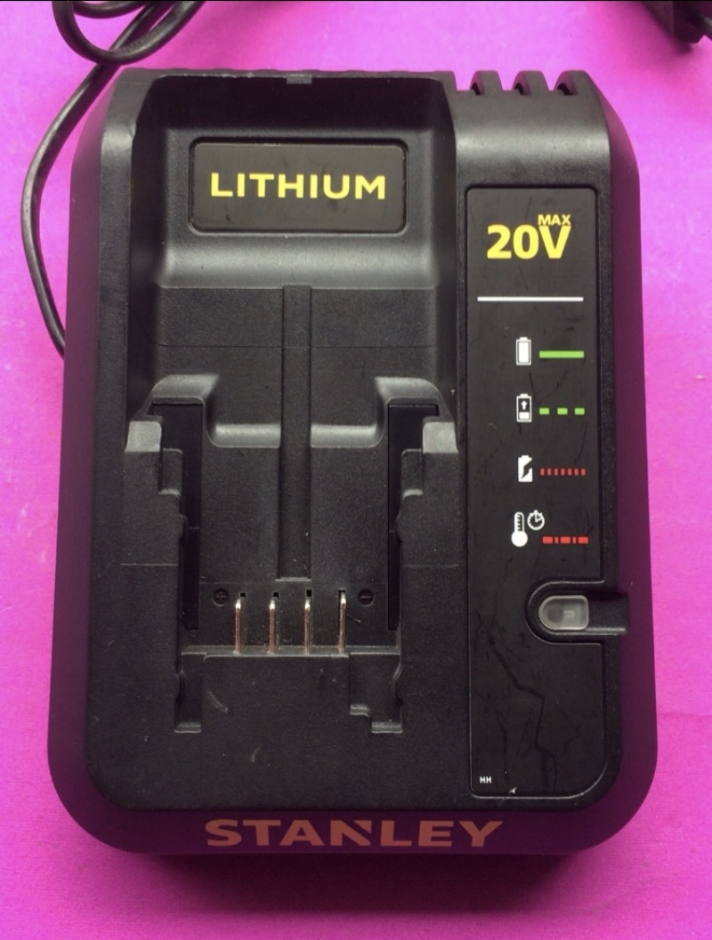 20V 1A Battery Charger for STA - đánh giá và giá Power Tools Stanley