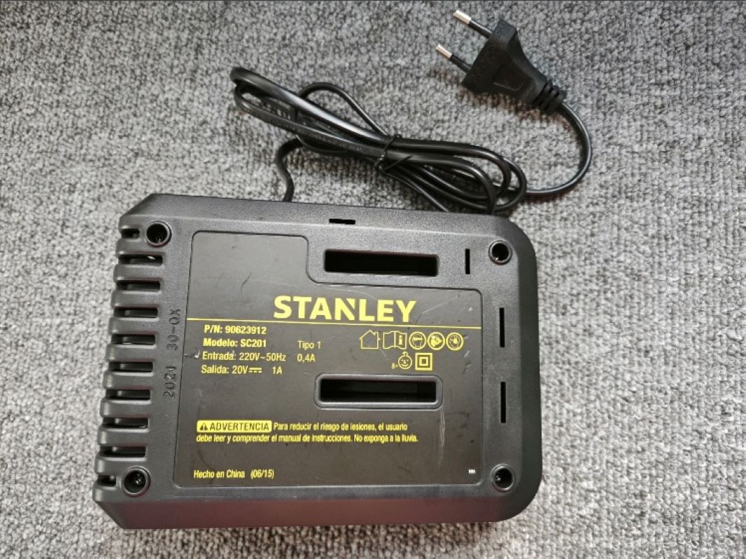20V 1A Battery Charger for STA - đánh giá và giá Power Tools Stanley